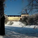 Chateau فندق Zbiroh
