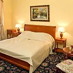Chateau فندق 4*