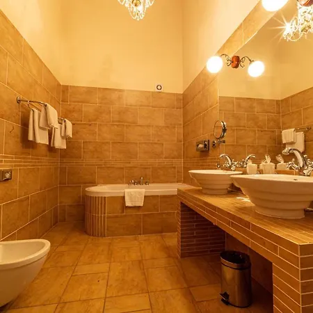 Chateau 4* Zbiroh