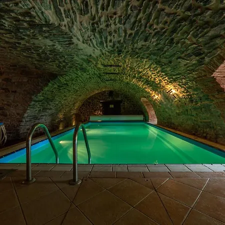 Chateau 4* Zbiroh