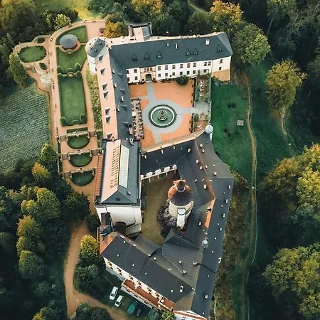 Szálloda Chateau Zbiroh