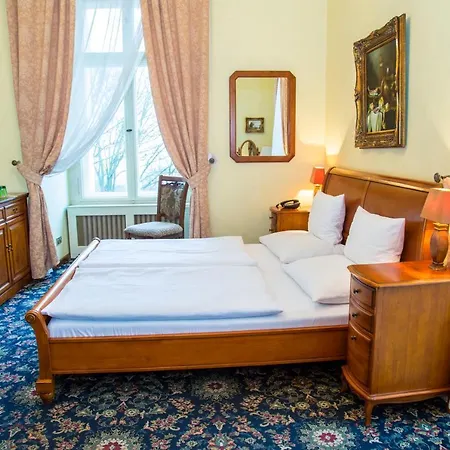 Chateau 4* Zbiroh