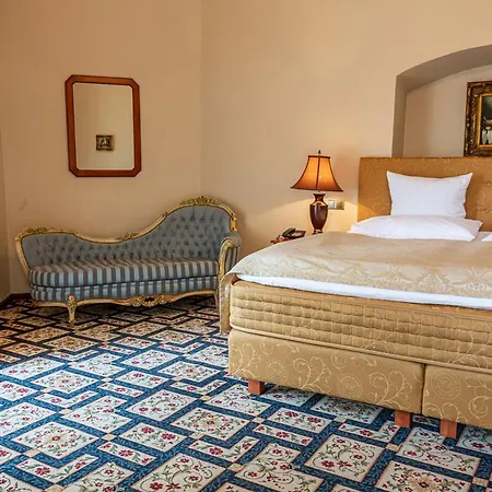 Chateau 4* Zbiroh