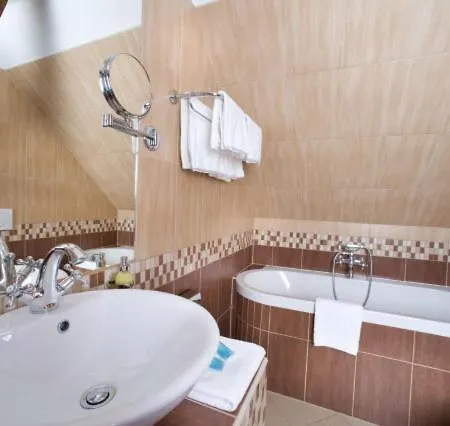 Chateau 즈비로흐