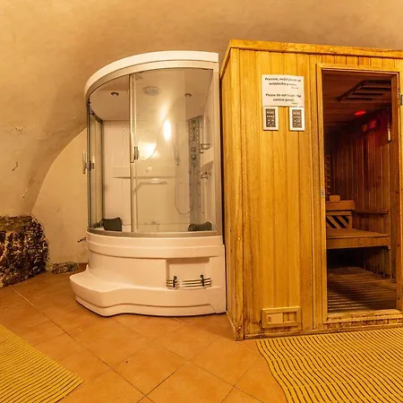 Chateau Hotel 4*