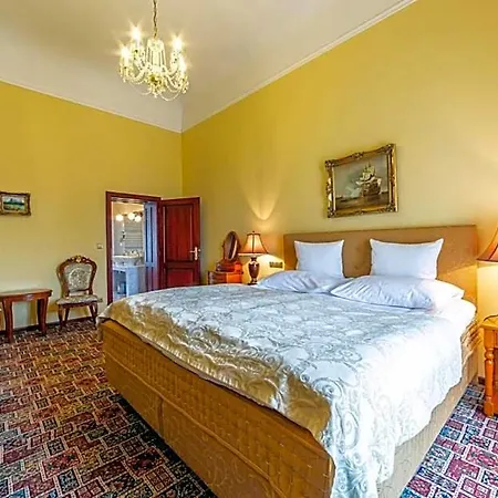 Chateau 4* Zbiroh