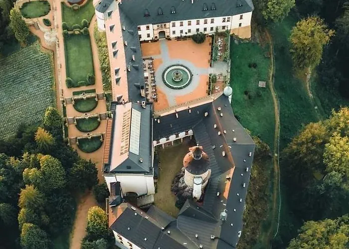 מלון Chateau Zbiroh