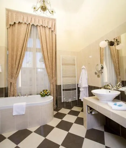 Hotel Chateau 4*