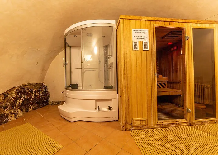 Chateau Hotel 4*