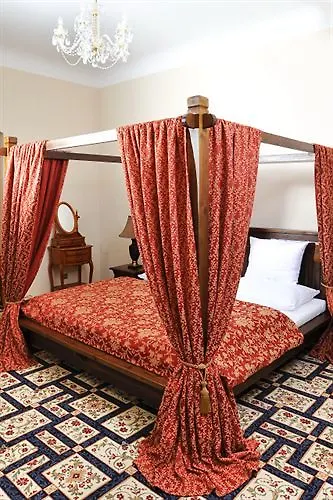 Chateau 4* Zbiroh